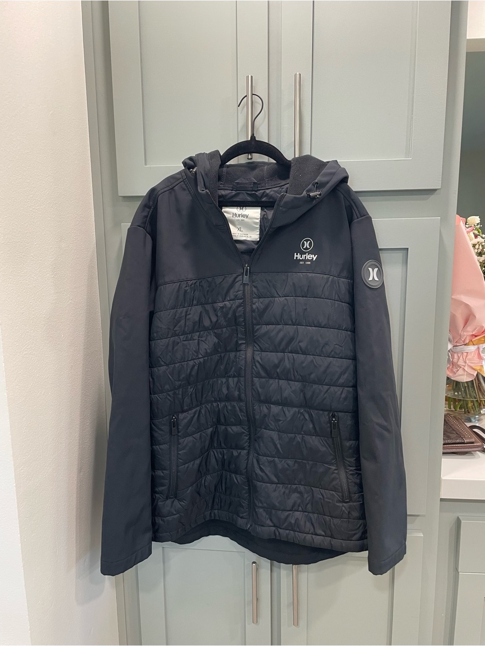 Hurley Men’s Black Quilted Puffer Jacket with Hood